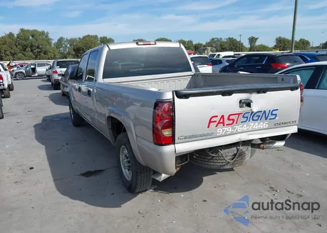 2004 Chevrolet Silverado 2500 Ls z USA, uszkodzony, nr VIN 1GCGC23U94F176306